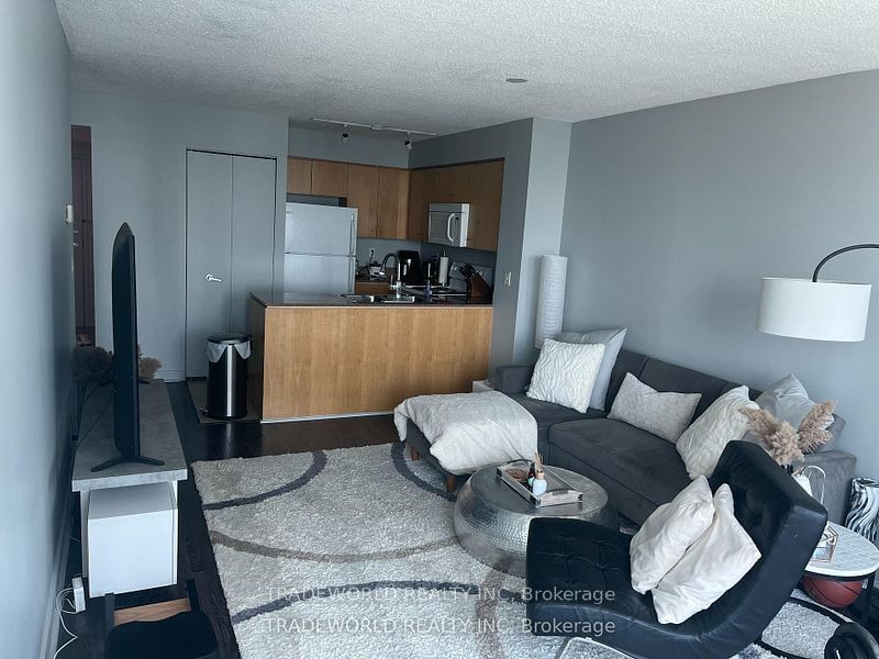 397 Front St W, unit 3801 for rent - image #6