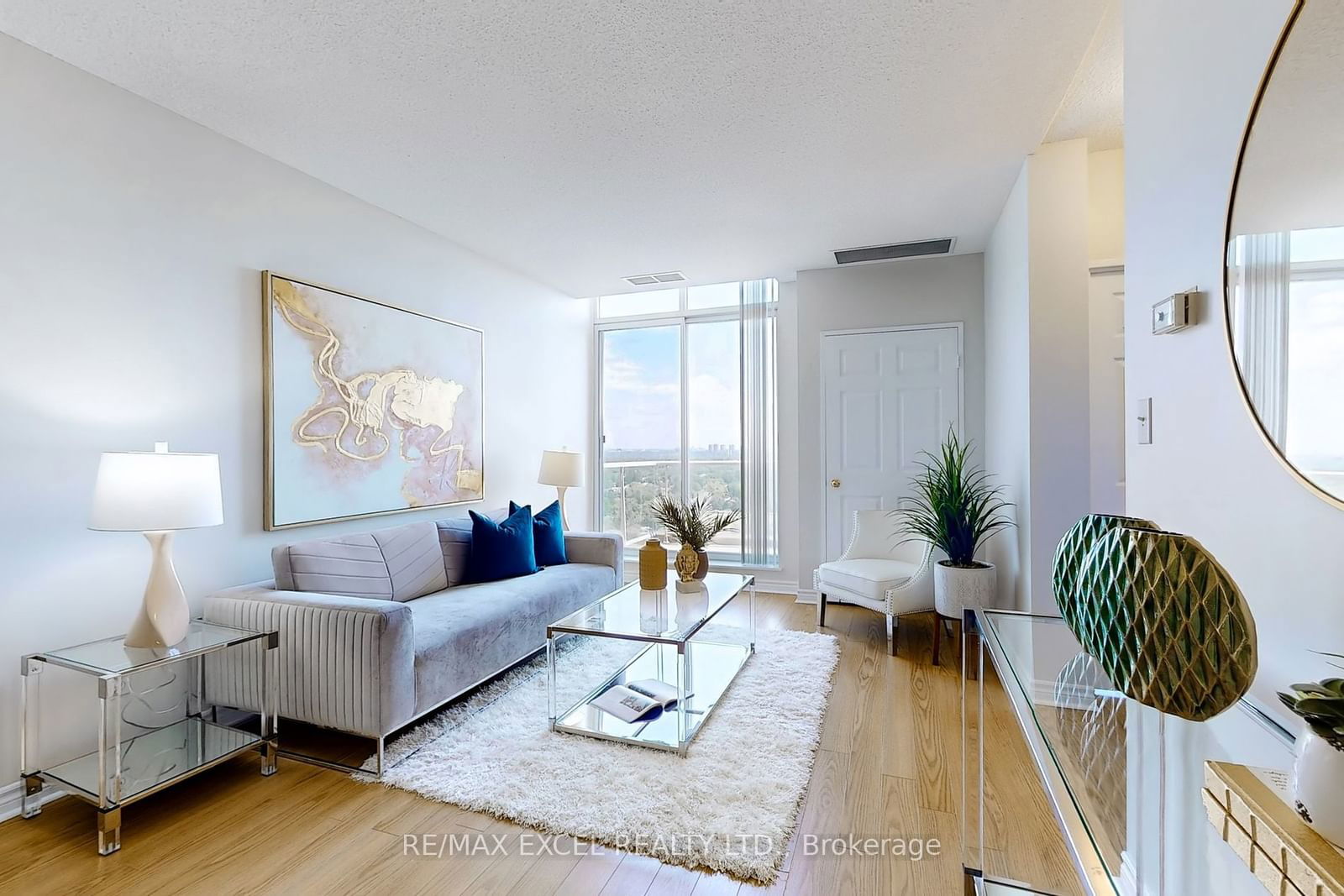 18 Hillcrest Ave, unit Ph104 for sale - image #4