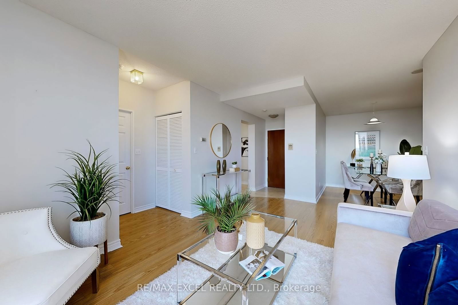 18 Hillcrest Ave, unit Ph104 for sale - image #8