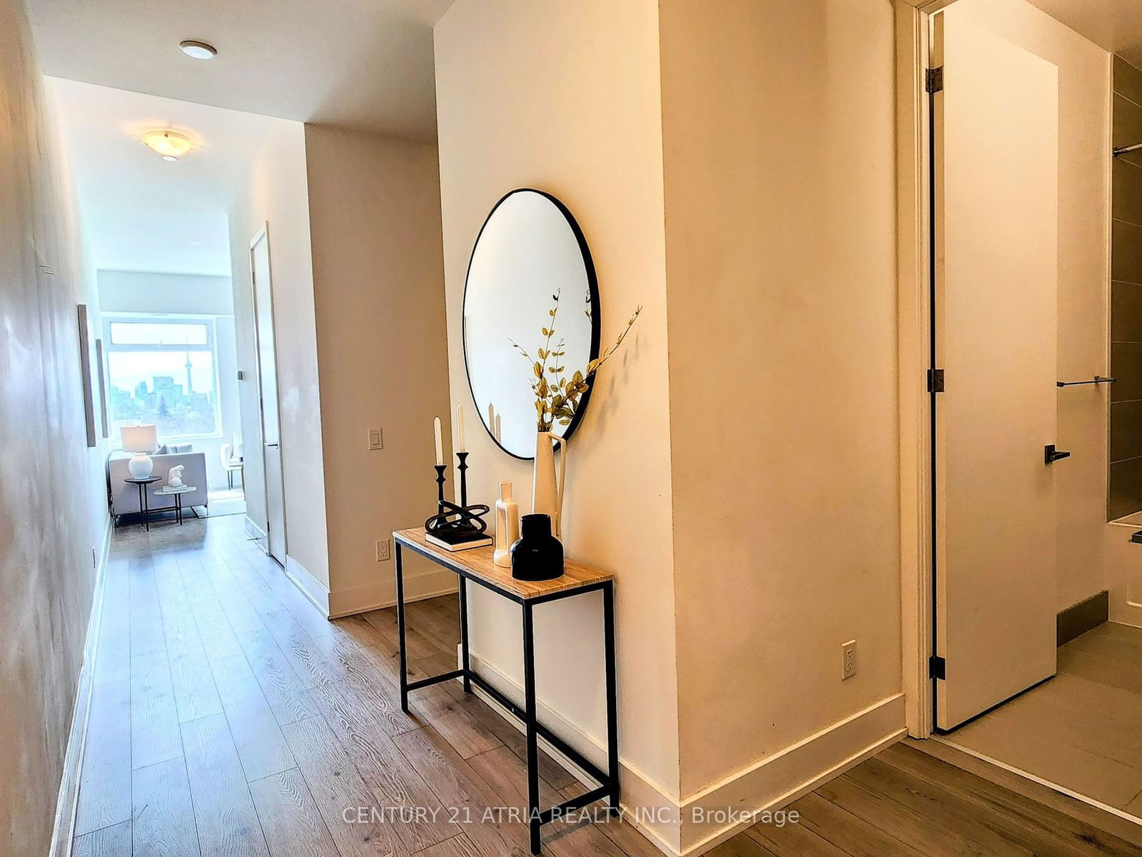 111 St Clair Ave W, unit 616 for sale - image #3