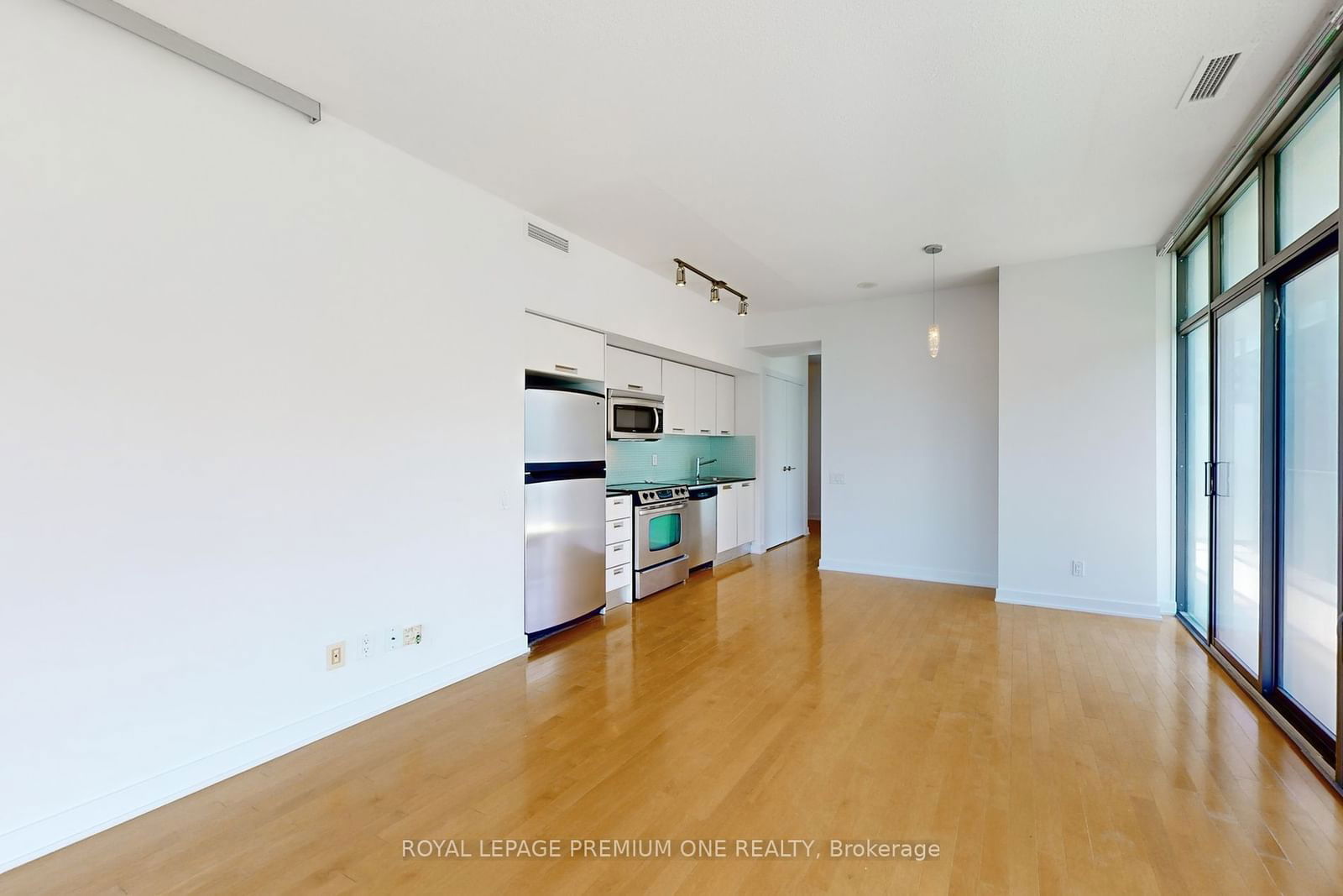 33 Charles St, unit 1605 for sale