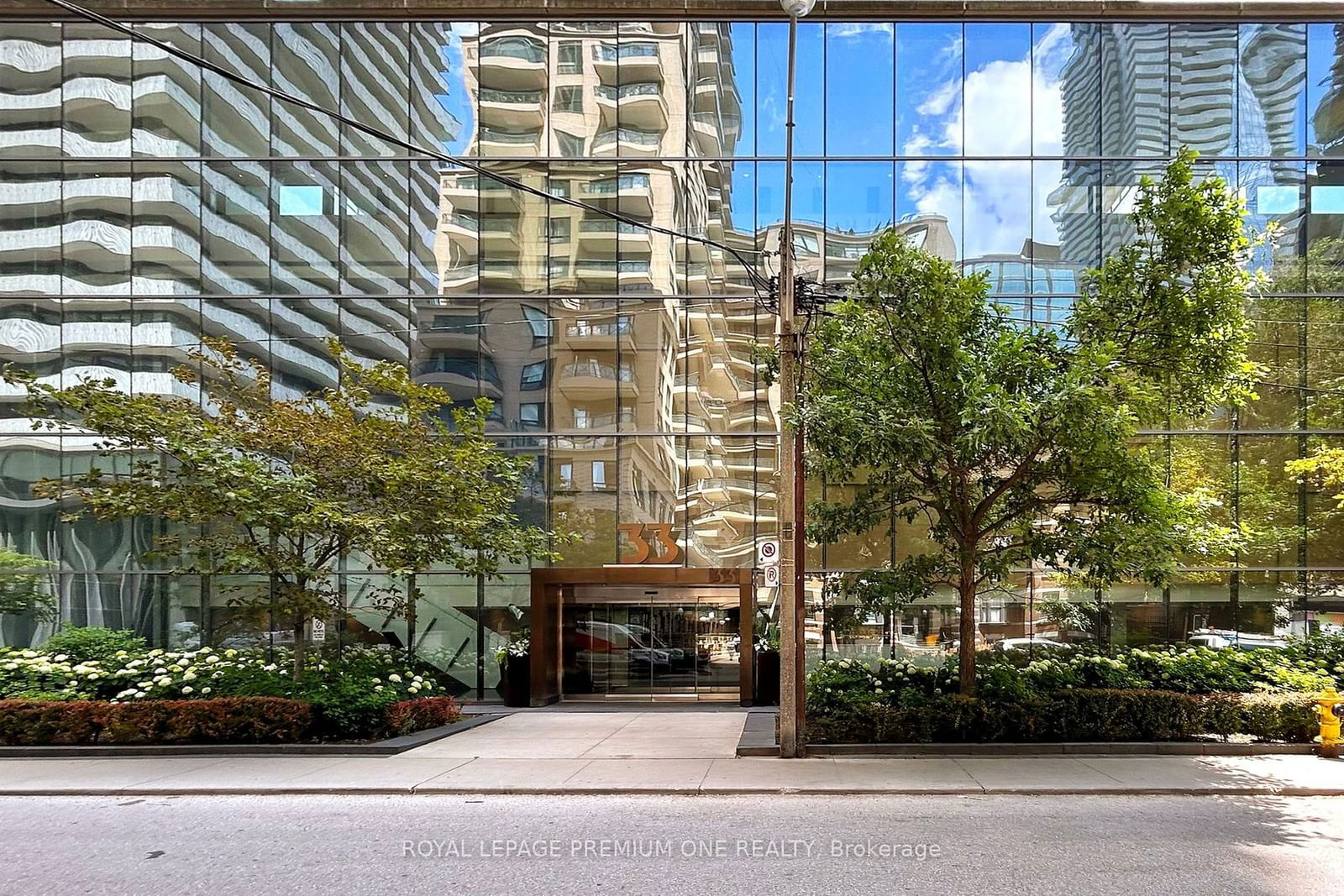 33 Charles St, unit 1605 for sale - image #2