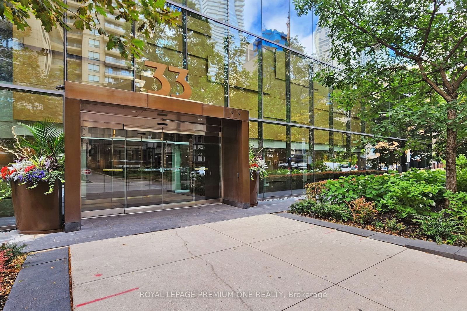 33 Charles St, unit 1605 for sale - image #4