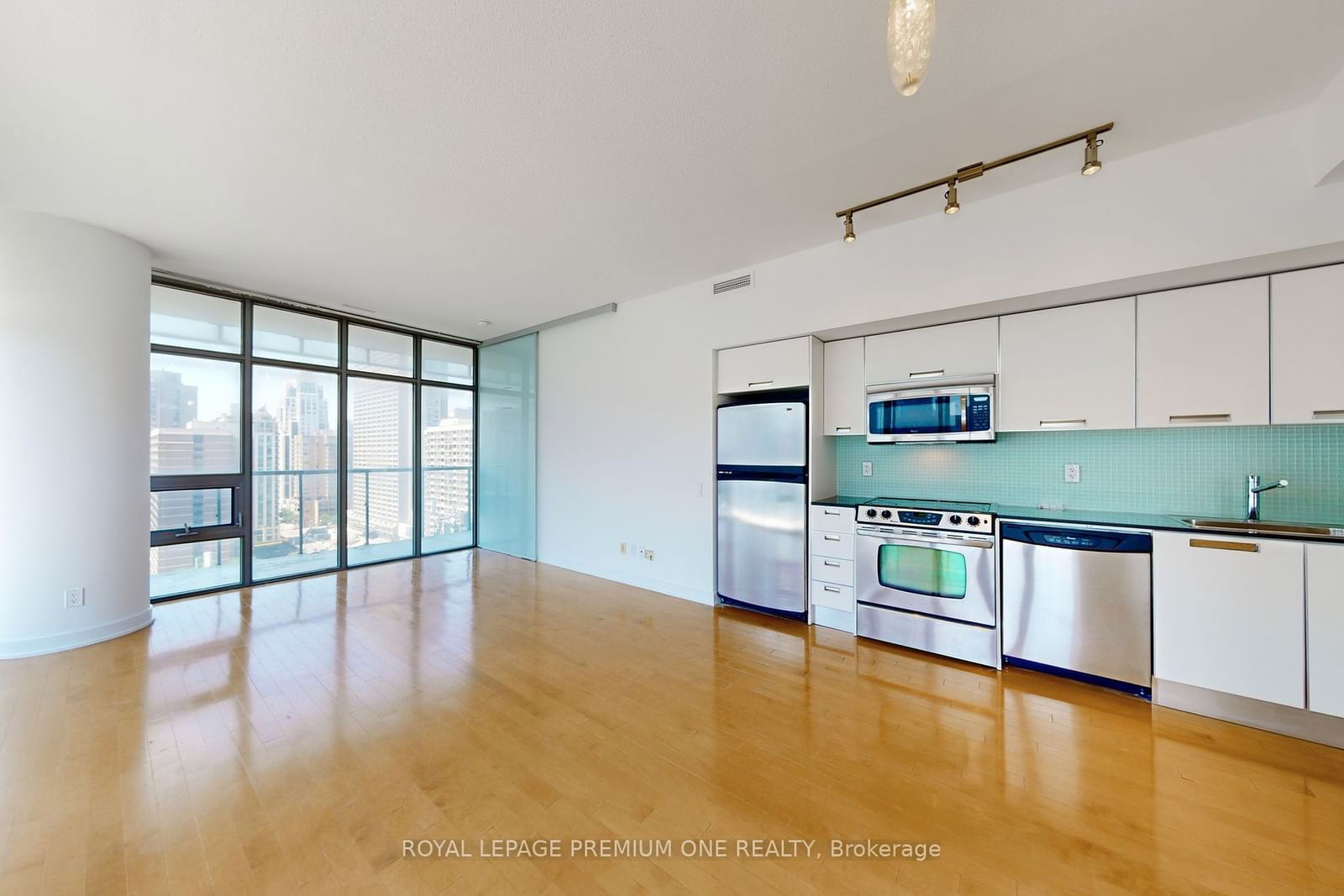 33 Charles St, unit 1605 for sale - image #8