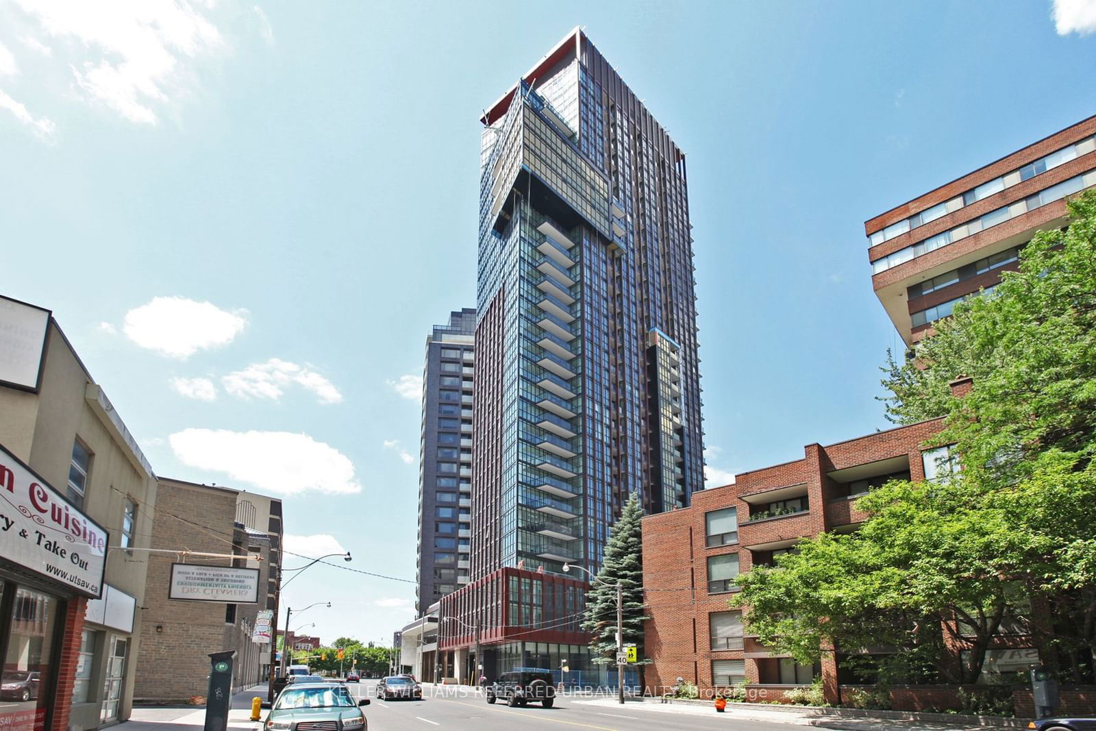 32 Davenport Rd, unit 907 for rent