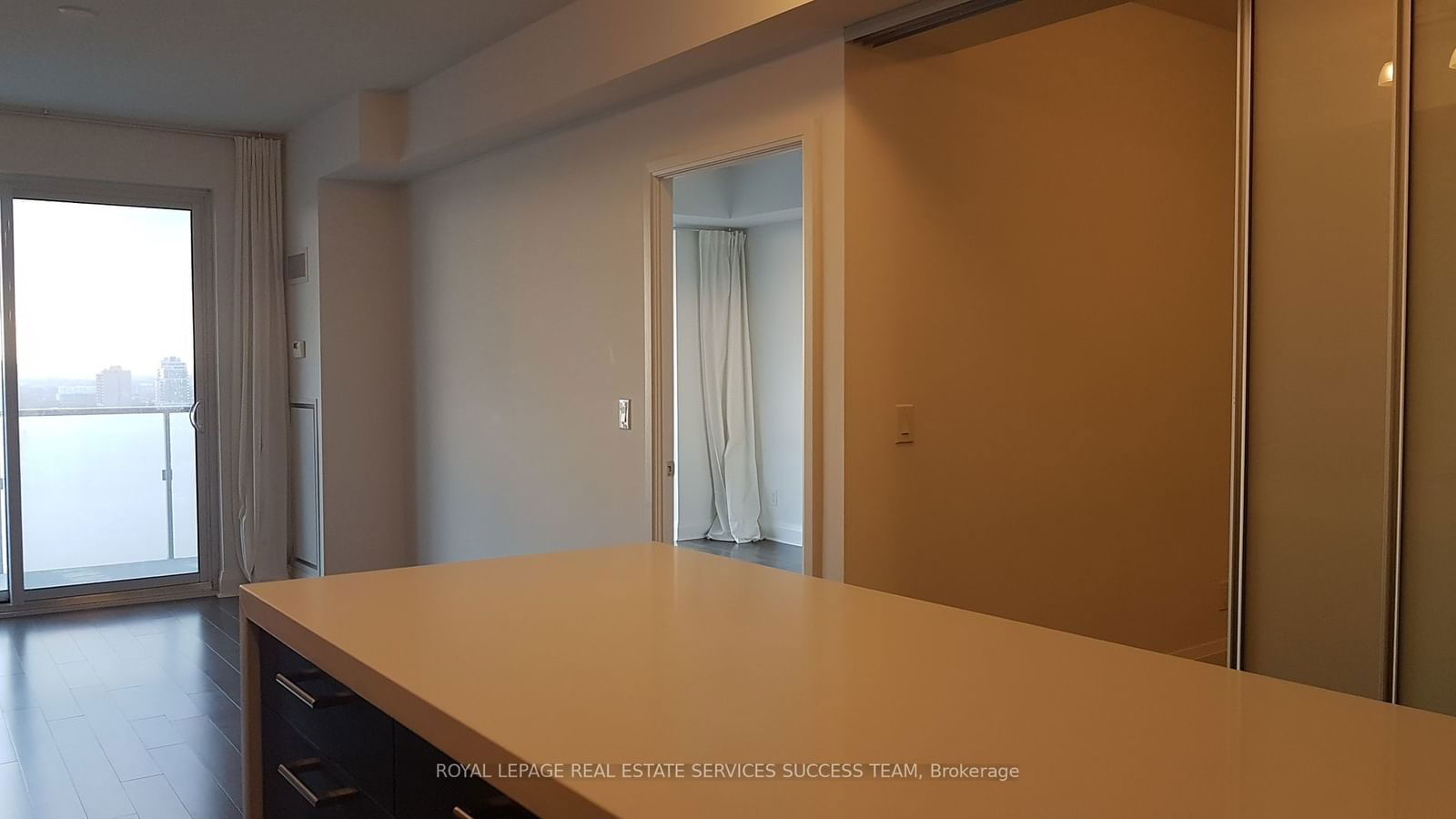 65 St Mary St, unit 1905 for rent - image #8