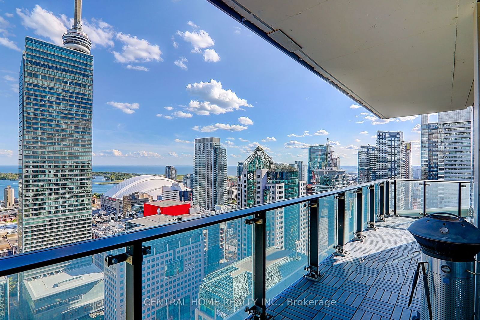 224 King St W, unit 3604 for sale