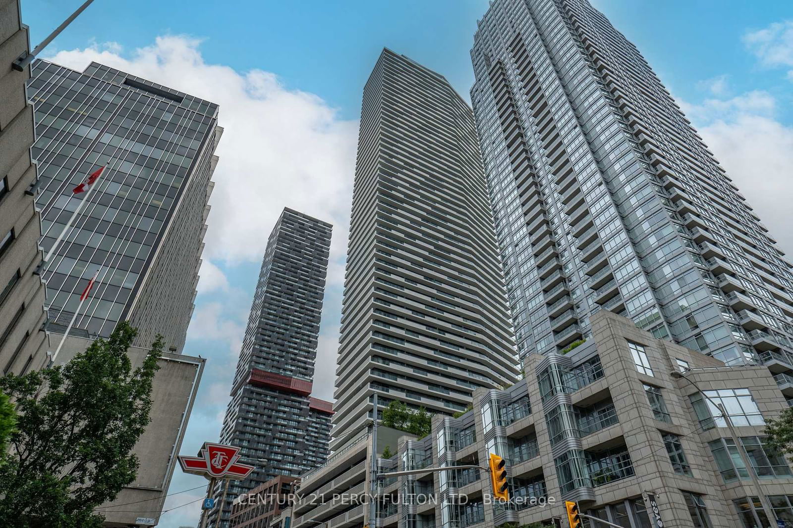 2221 Yonge St, unit 3108 for sale