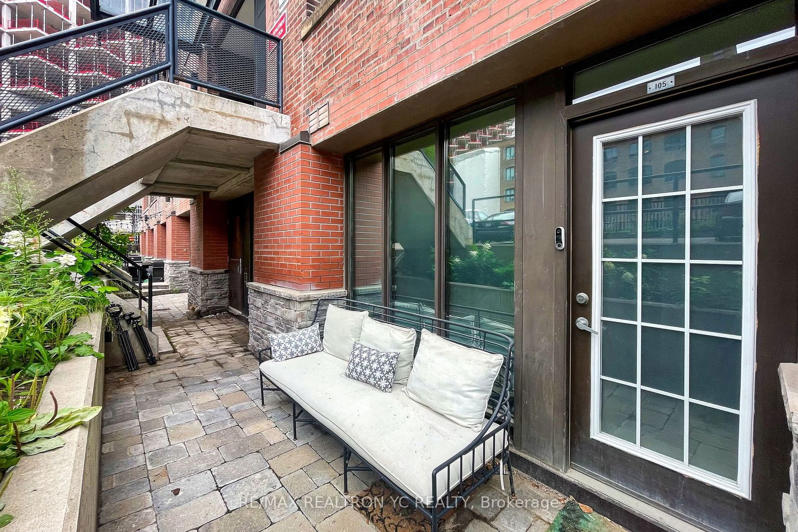 436 Wellington St W, unit 105 for rent - image #21