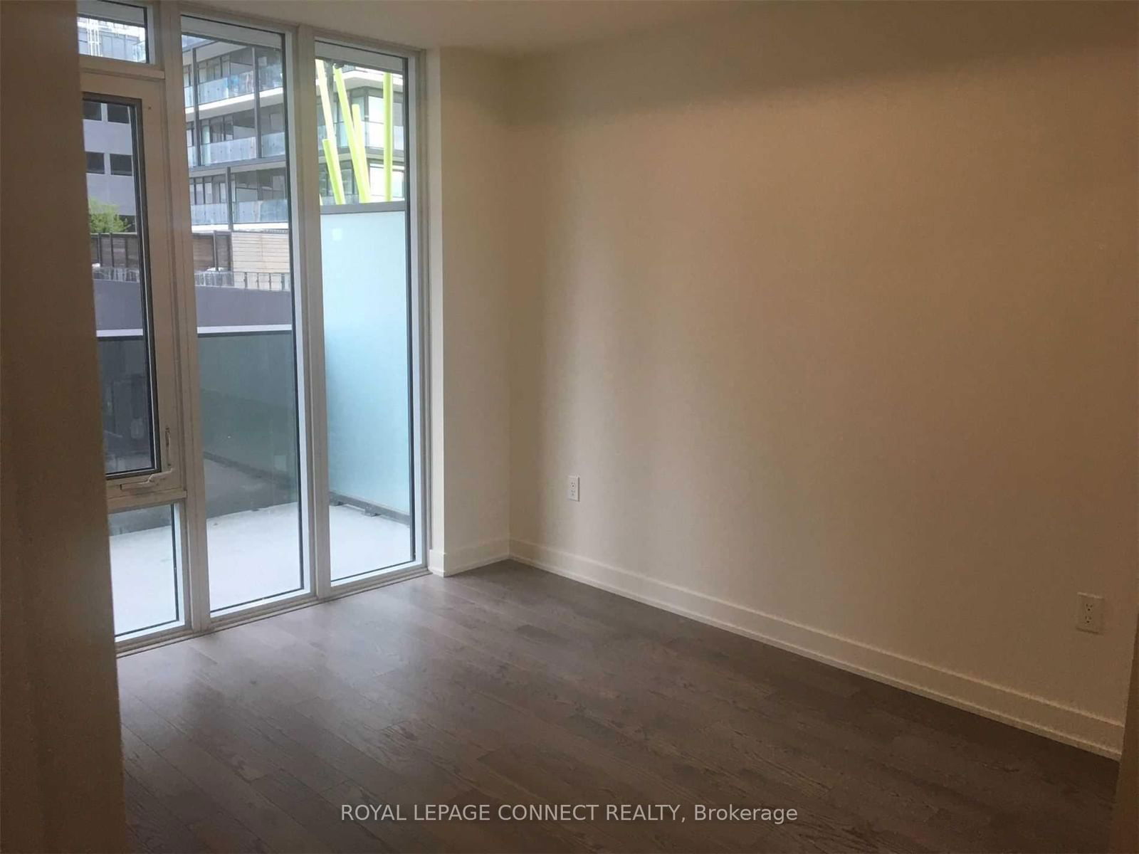 330 Richmond St W, unit 819 for rent