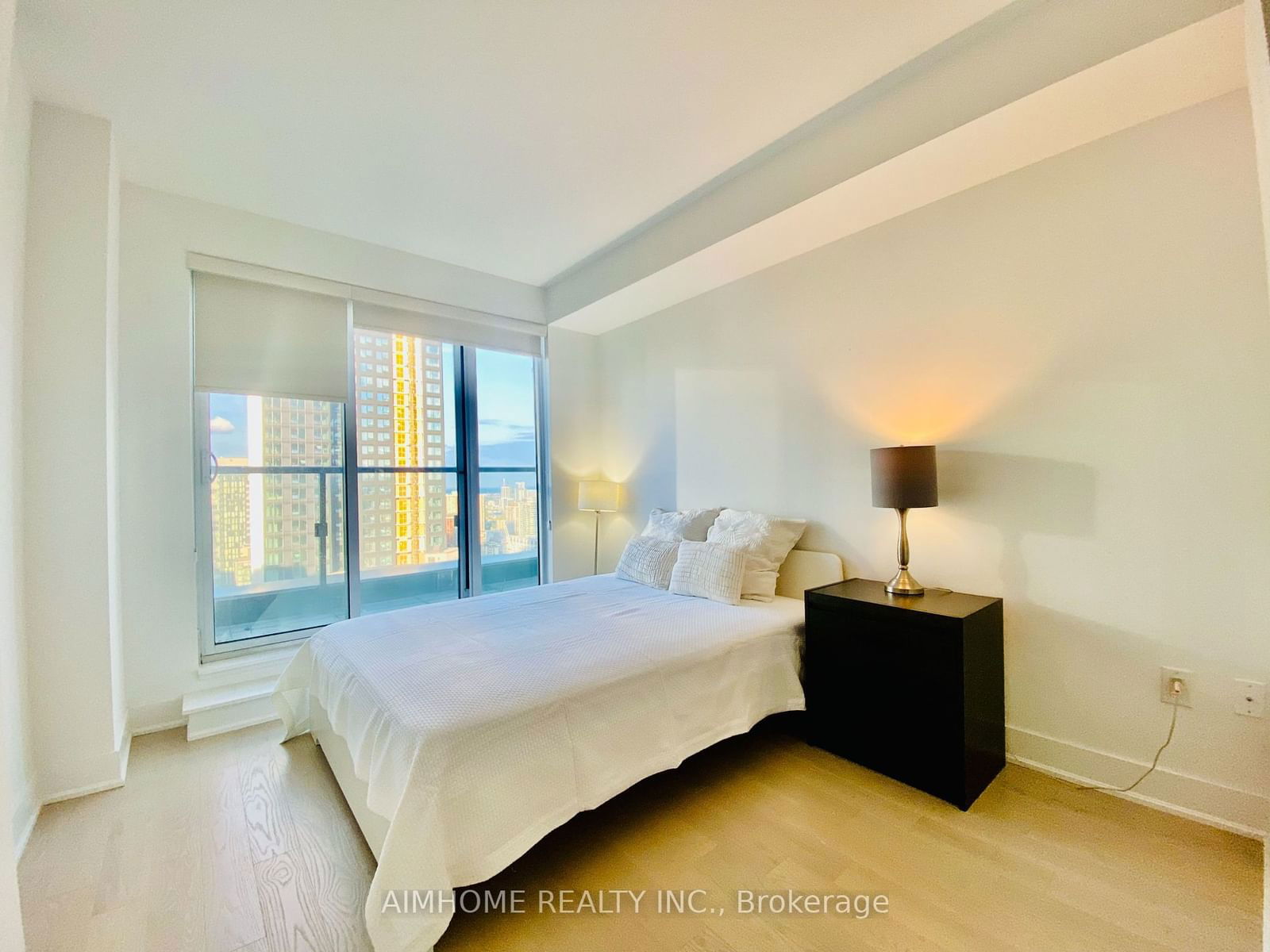 955 Bay St, unit 3208 for sale - image #6