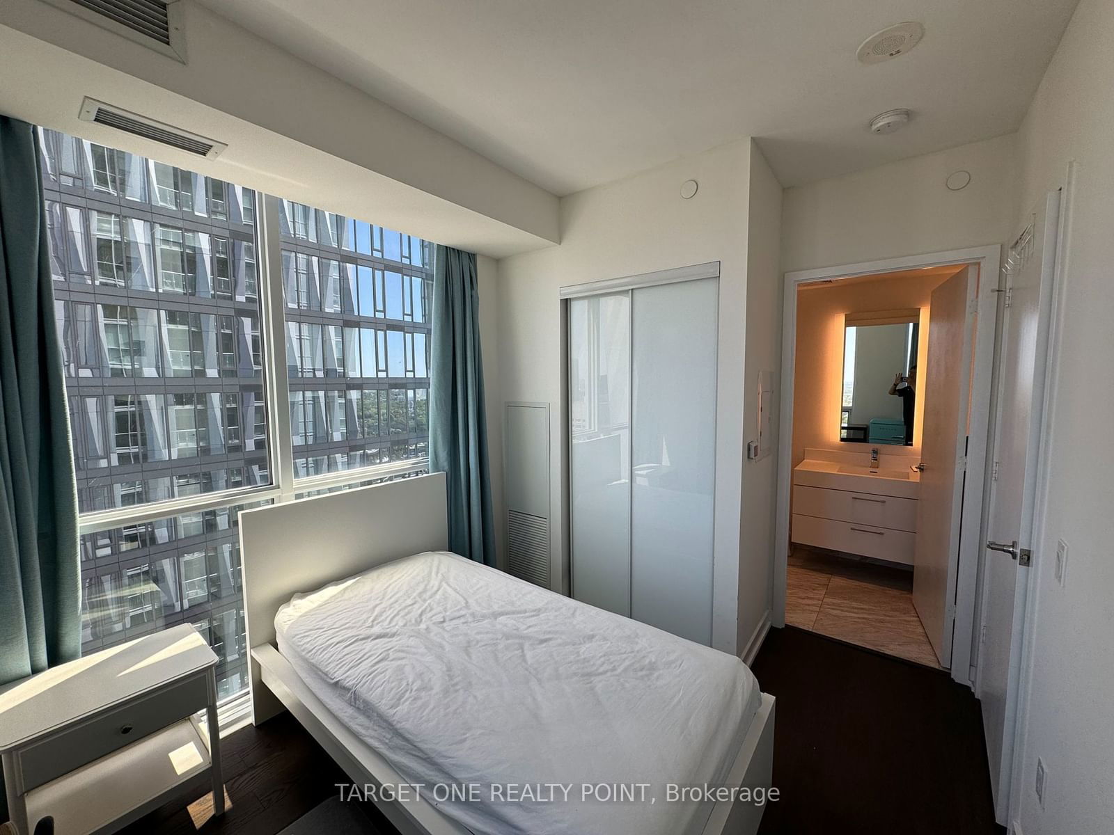 1 Yorkville Ave, unit 4311 for rent - image #8