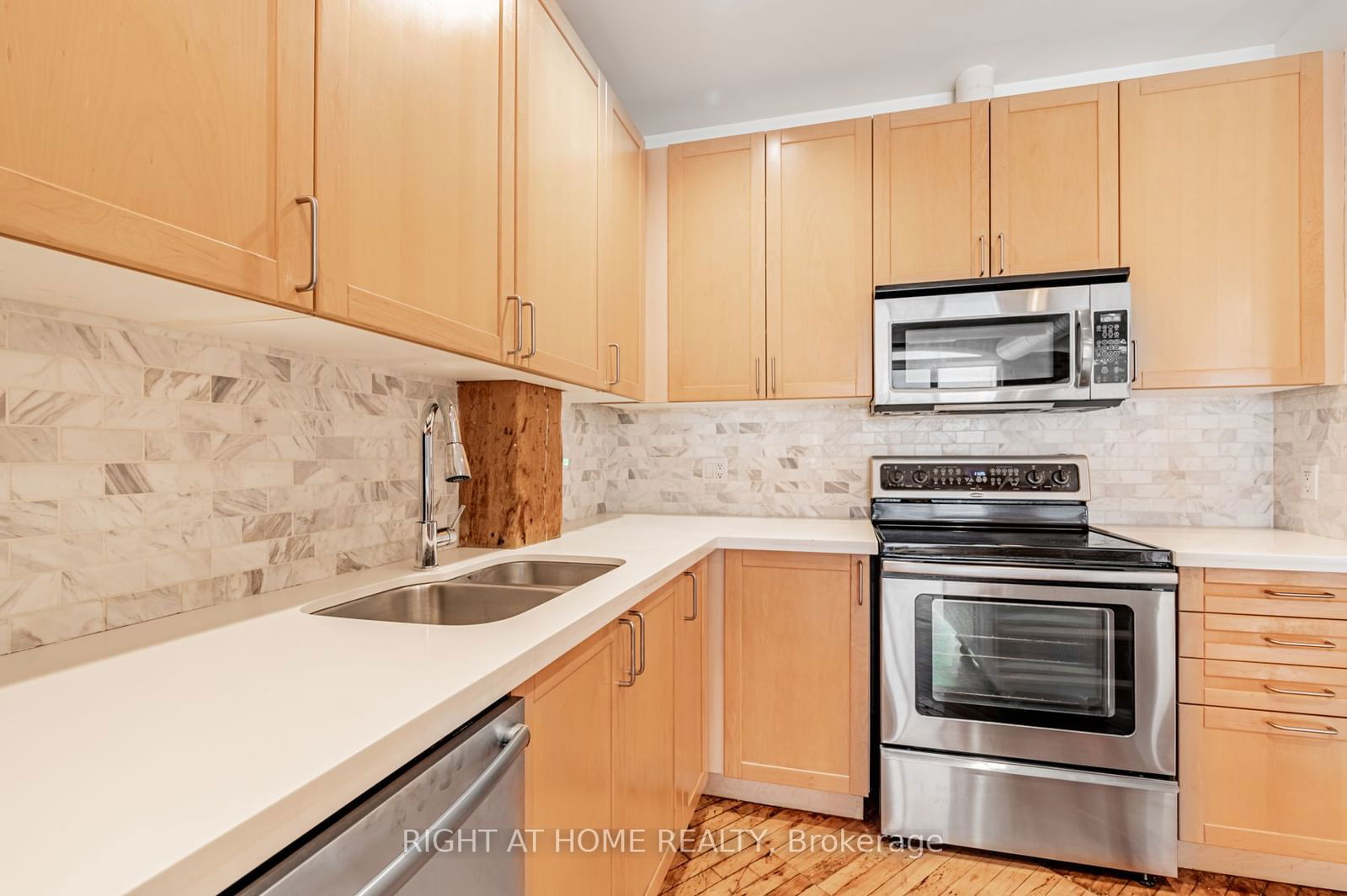 90 Sherbourne St, unit 505 for rent - image #11