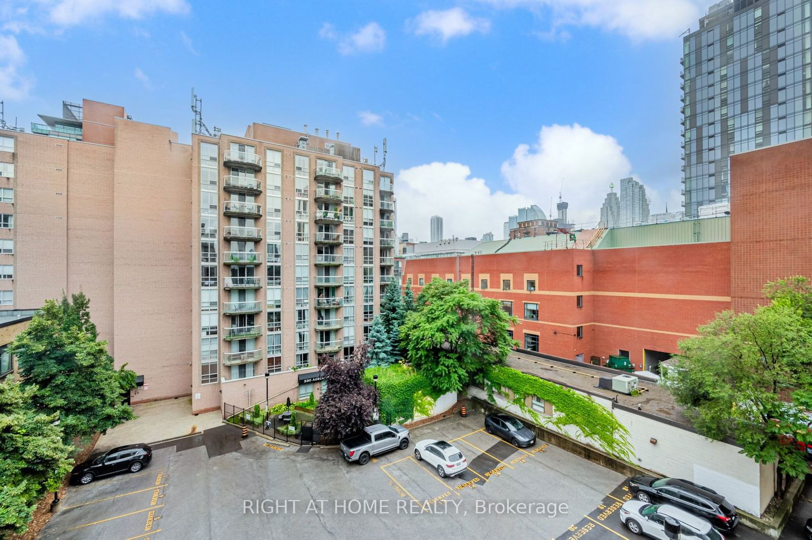 90 Sherbourne St, unit 505 for rent - image #28