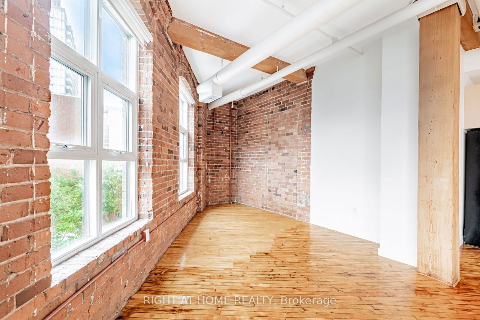 90 Sherbourne St, unit 505 for rent - image #6