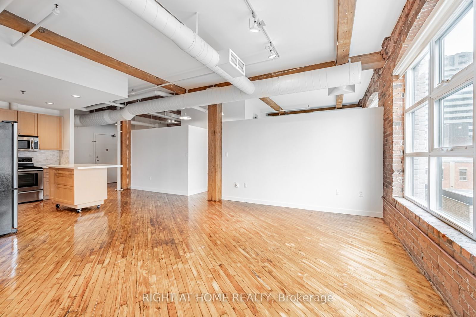 90 Sherbourne St, unit 505 for rent - image #8