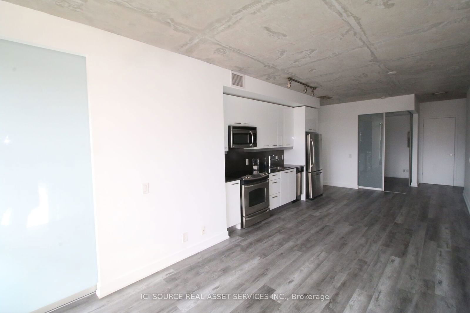 2 Gladstone Ave, unit 209 for rent - image #2