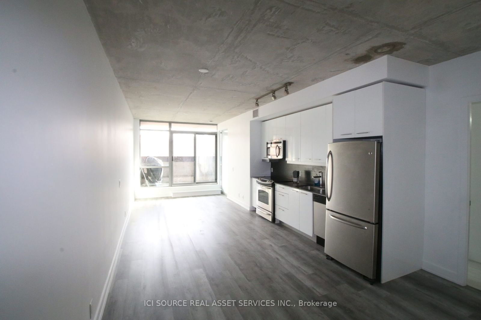 2 Gladstone Ave, unit 209 for rent - image #3