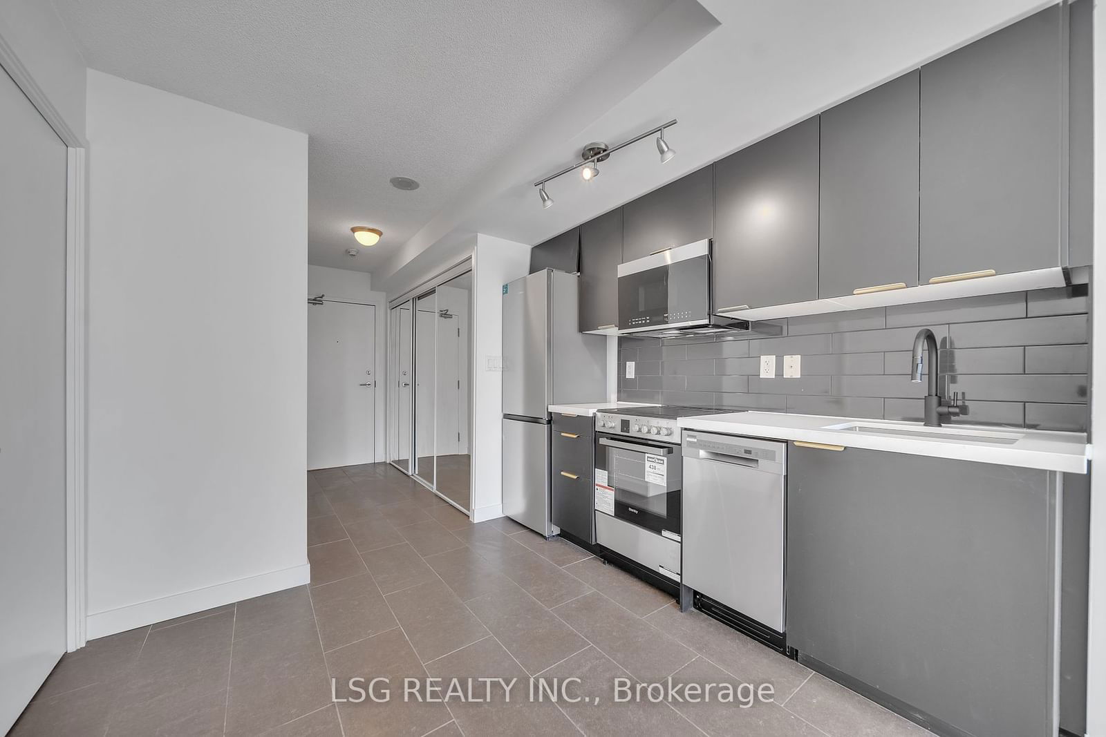 15 Fort York Blvd, unit 2809 for sale - image #8