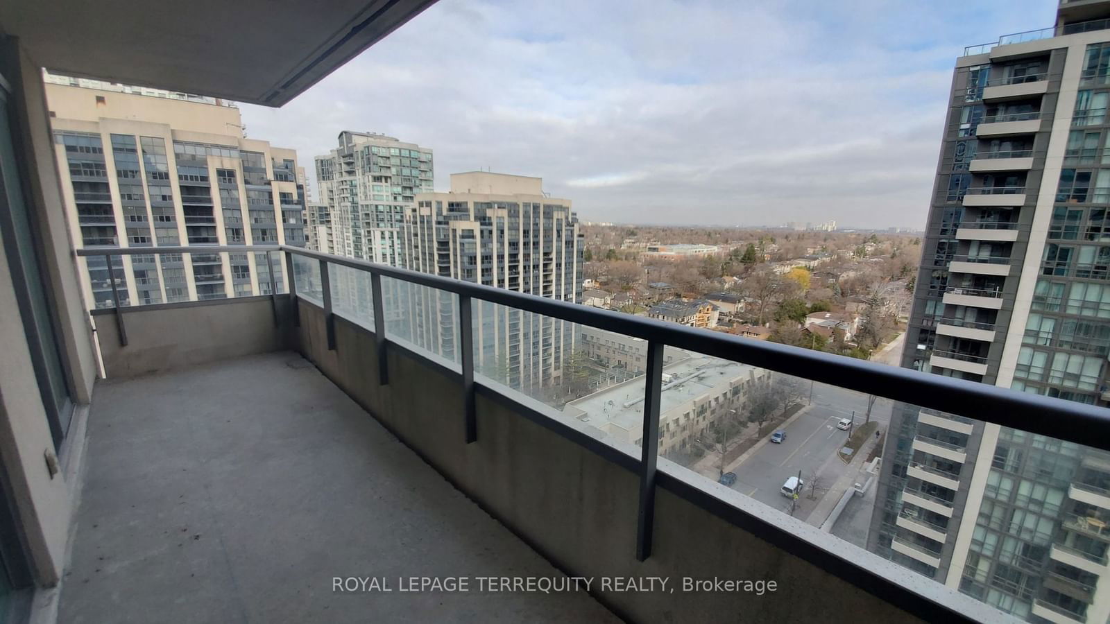 23 Hollywood Ave, unit 1805 for sale