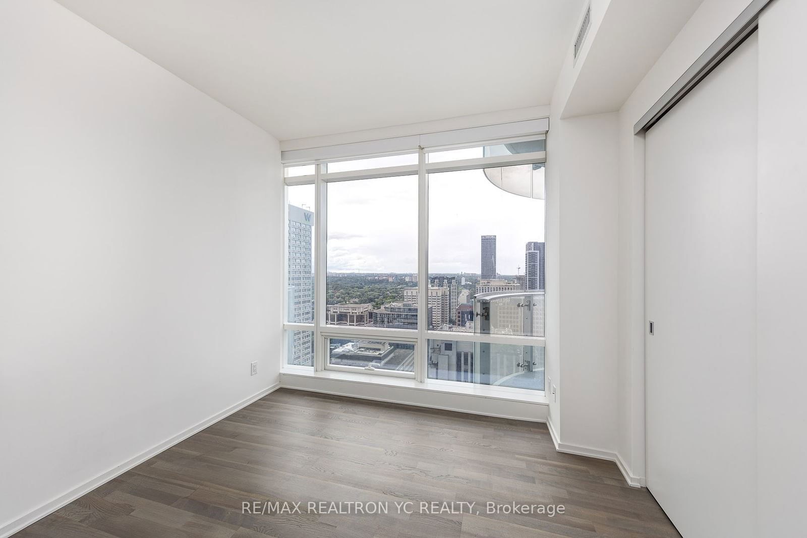 1 Bloor St E, unit 2804 for sale - image #13