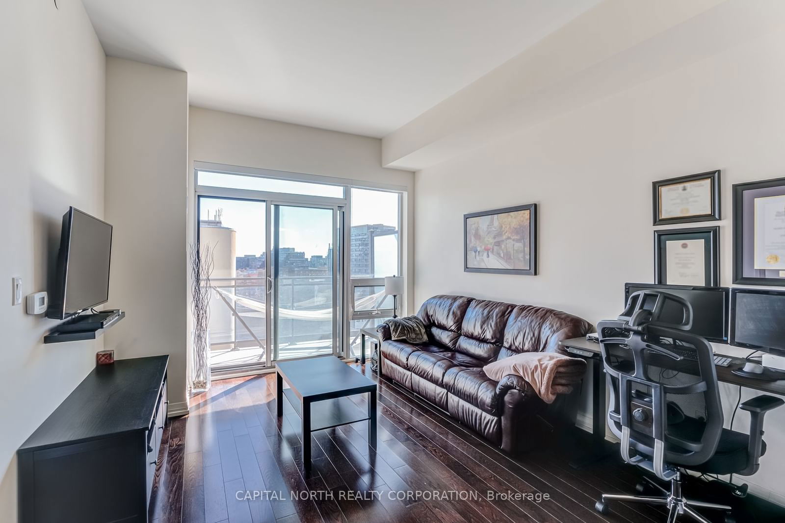 460 Adelaide St E, unit 1033 for sale - image #4