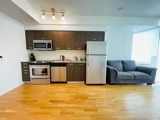 832 Bay St, unit 2509 for rent