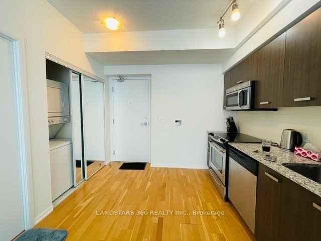 832 Bay St, unit 2509 for rent