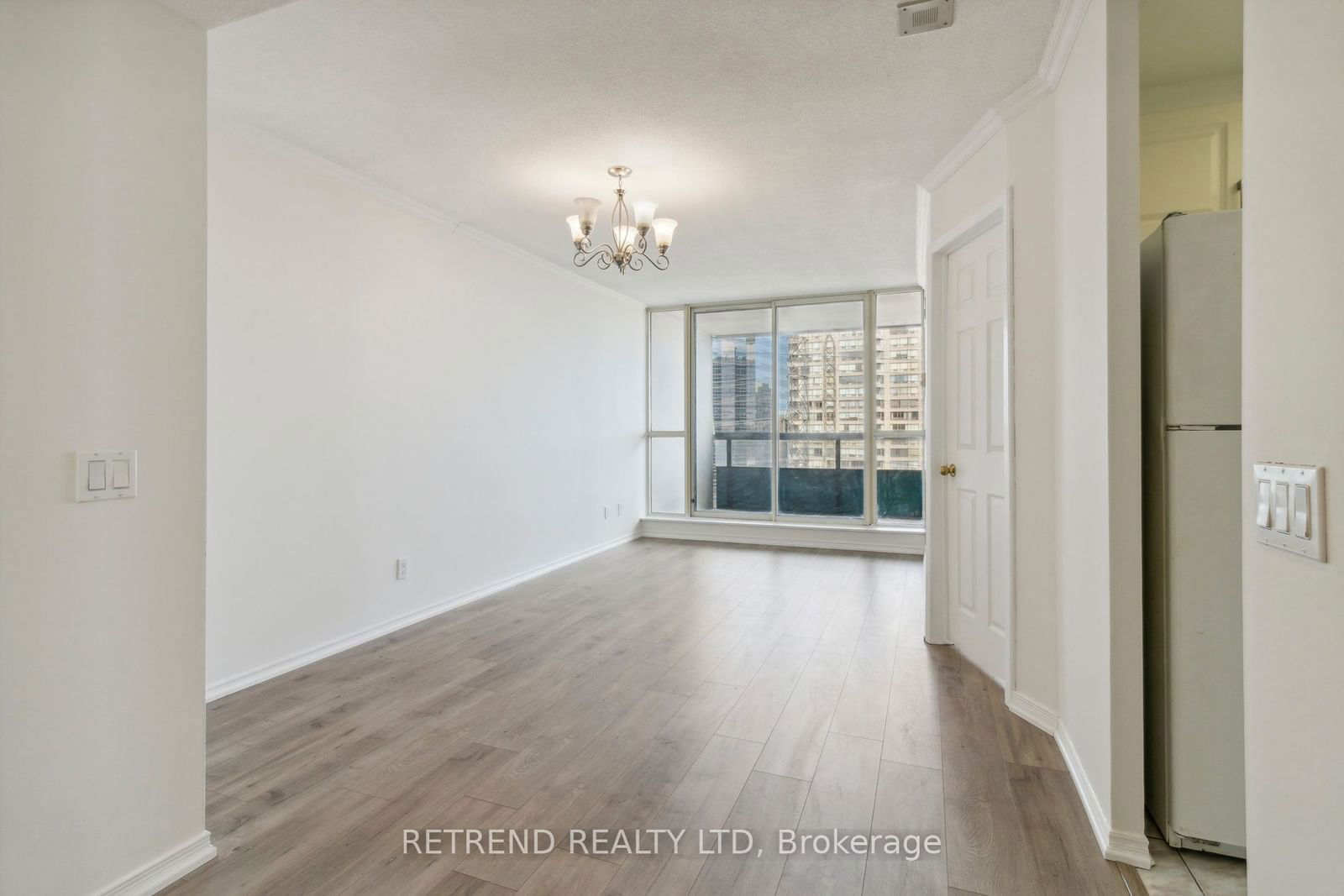 7 Bishop Ave, unit 1013 for sale - image #8