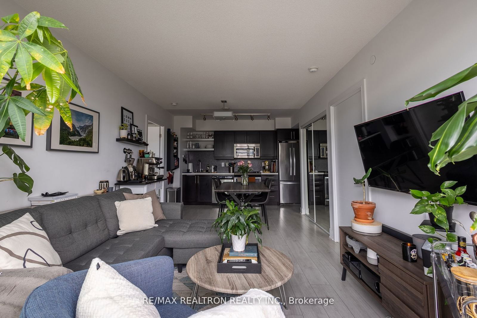 525 Adelaide St W, unit 1712 for rent - image #4