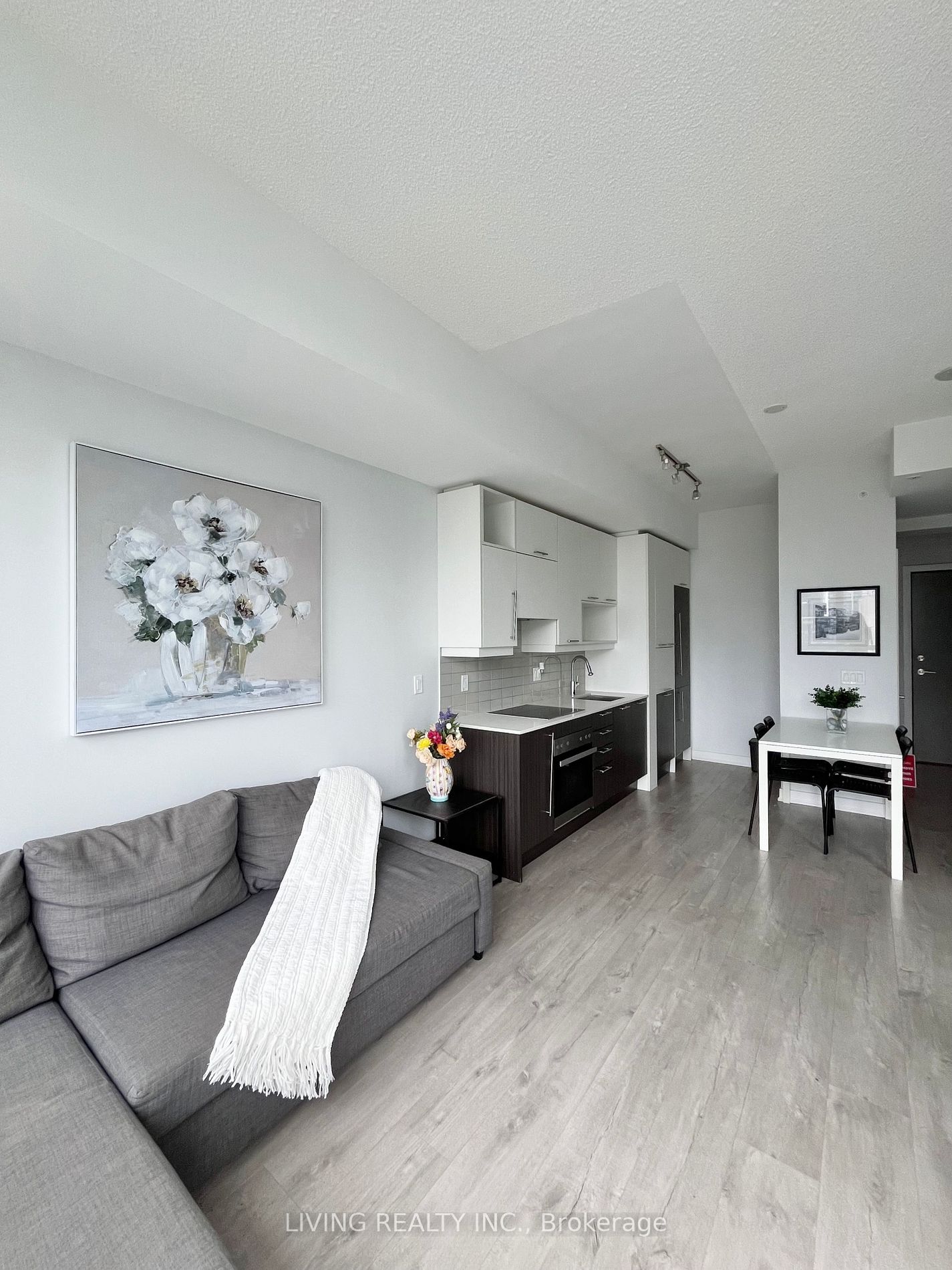 30 Nelson St, unit 3203 for sale - image #2