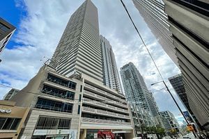 2221 Yonge St, unit 4005 for rent - image #1