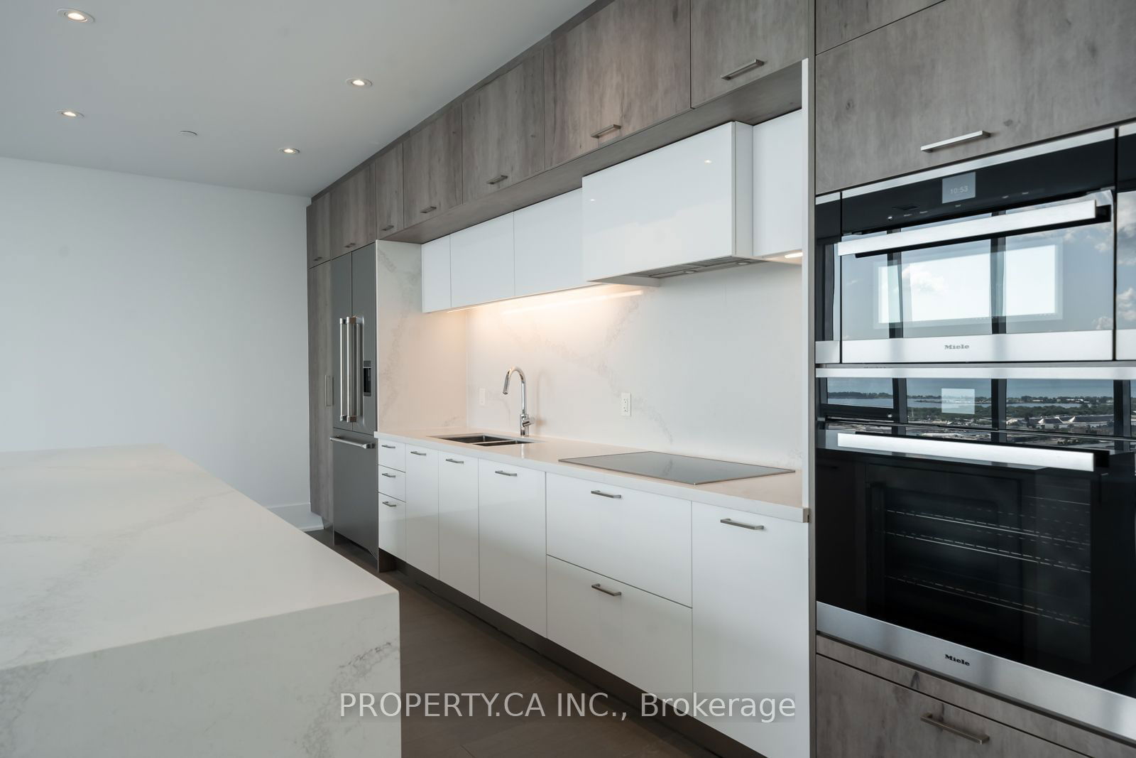 10 York St, unit 6503 for sale