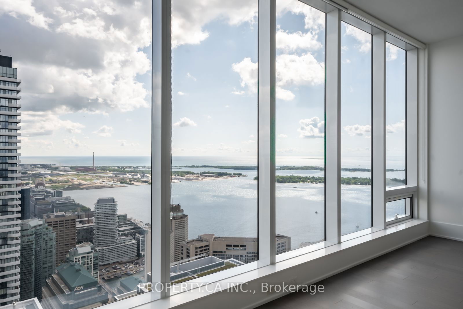 10 York St, unit 6503 for sale - image #4