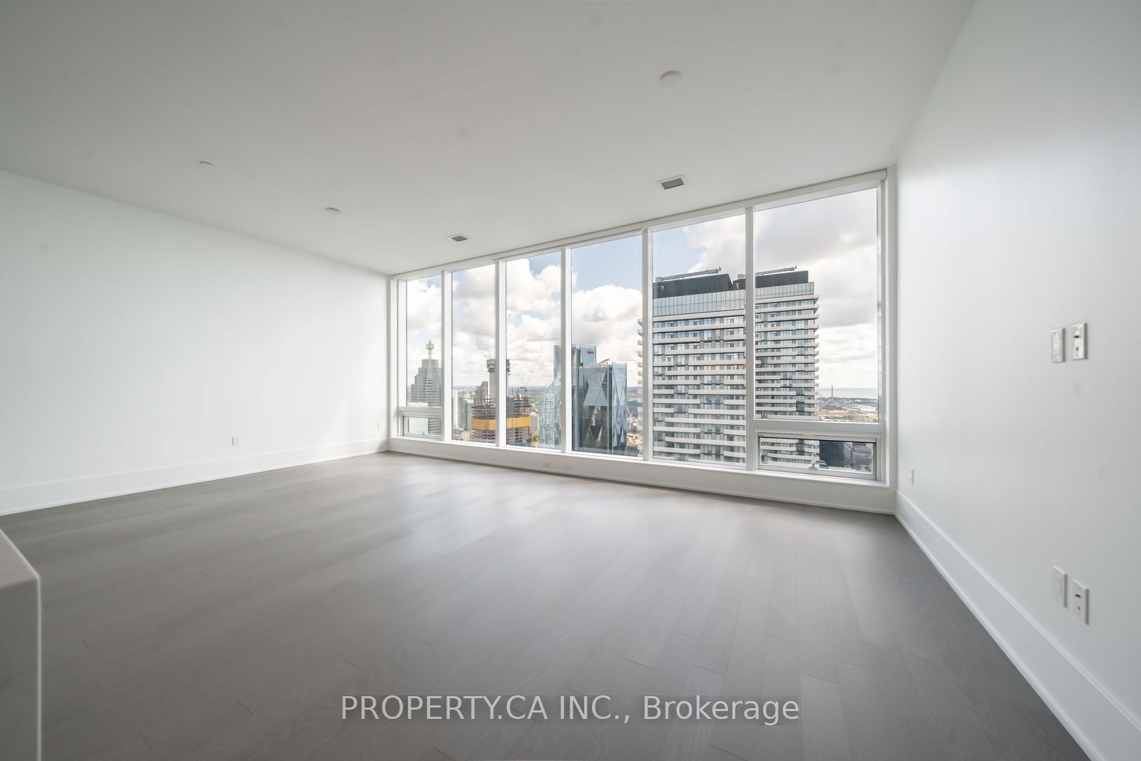 10 York St, unit 6503 for sale