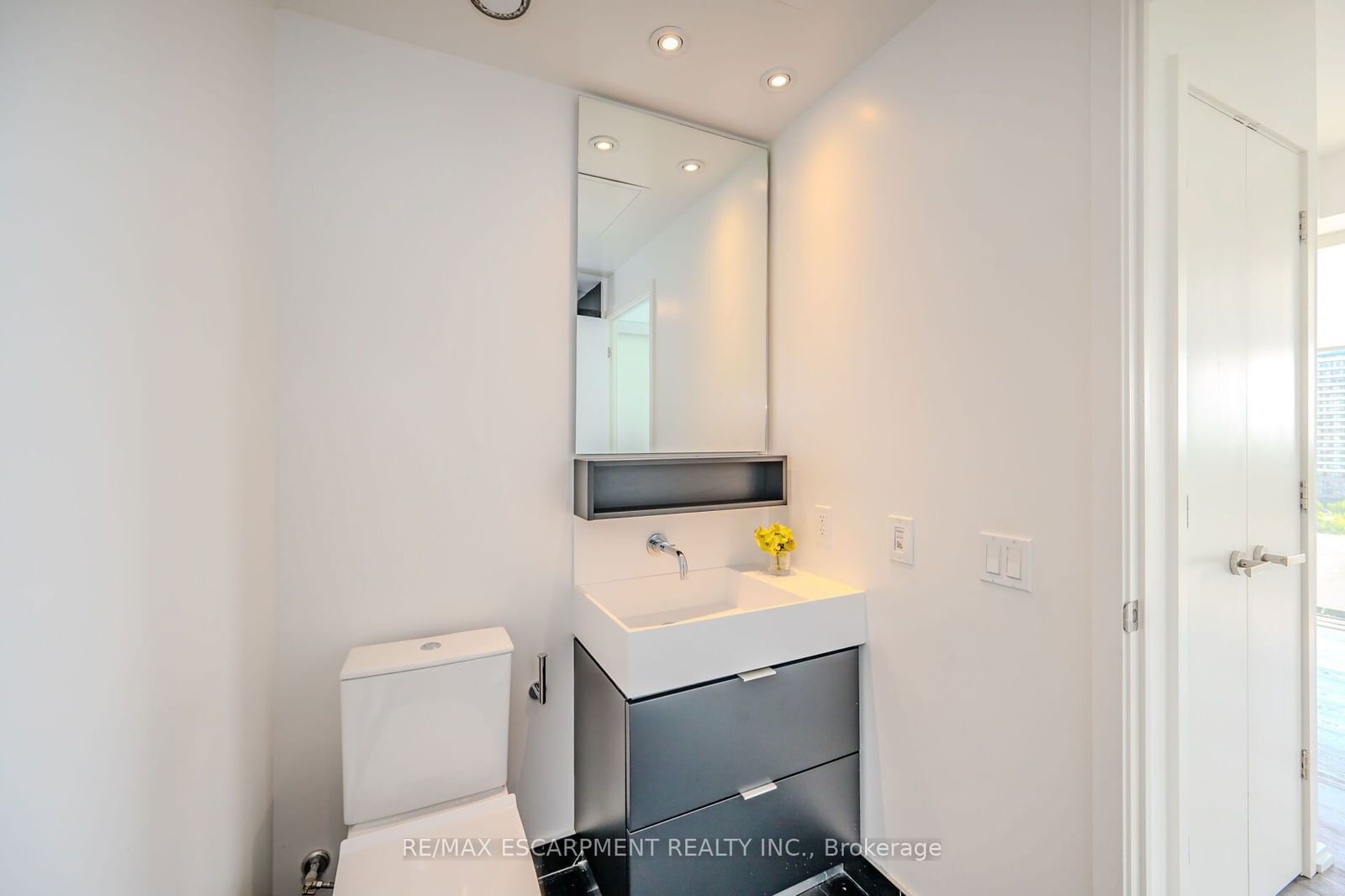 5 Soudan Ave, unit 1603 for rent - image #21