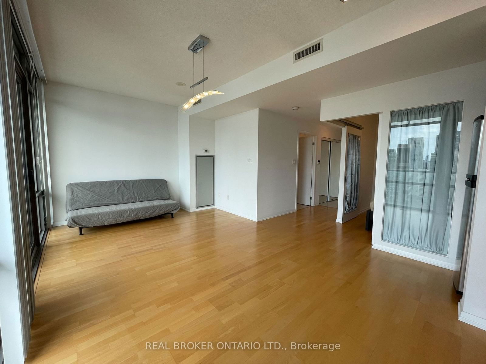 37 Grosvenor St, unit 3105 for rent - image #7