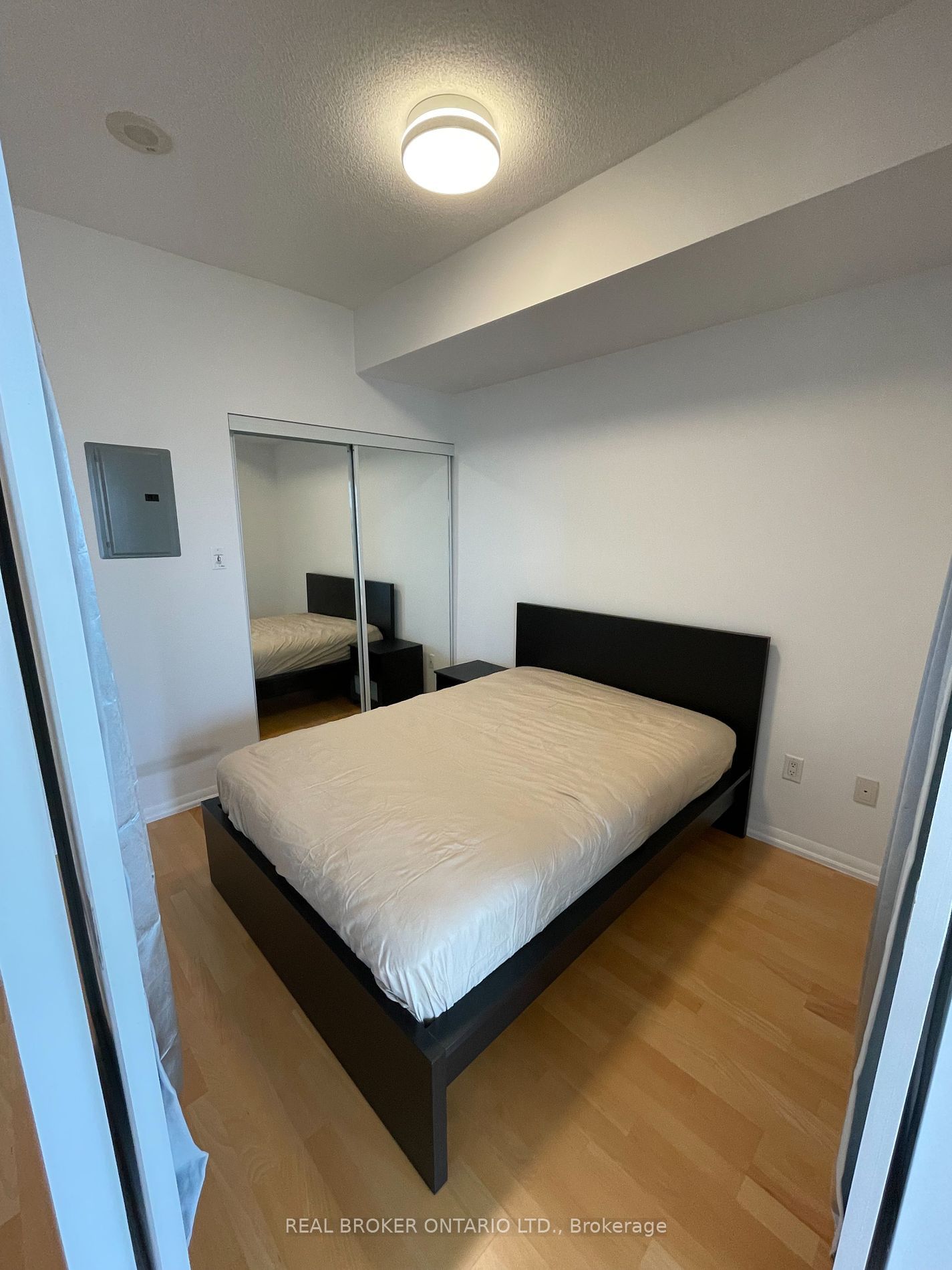 37 Grosvenor St, unit 3105 for rent - image #8