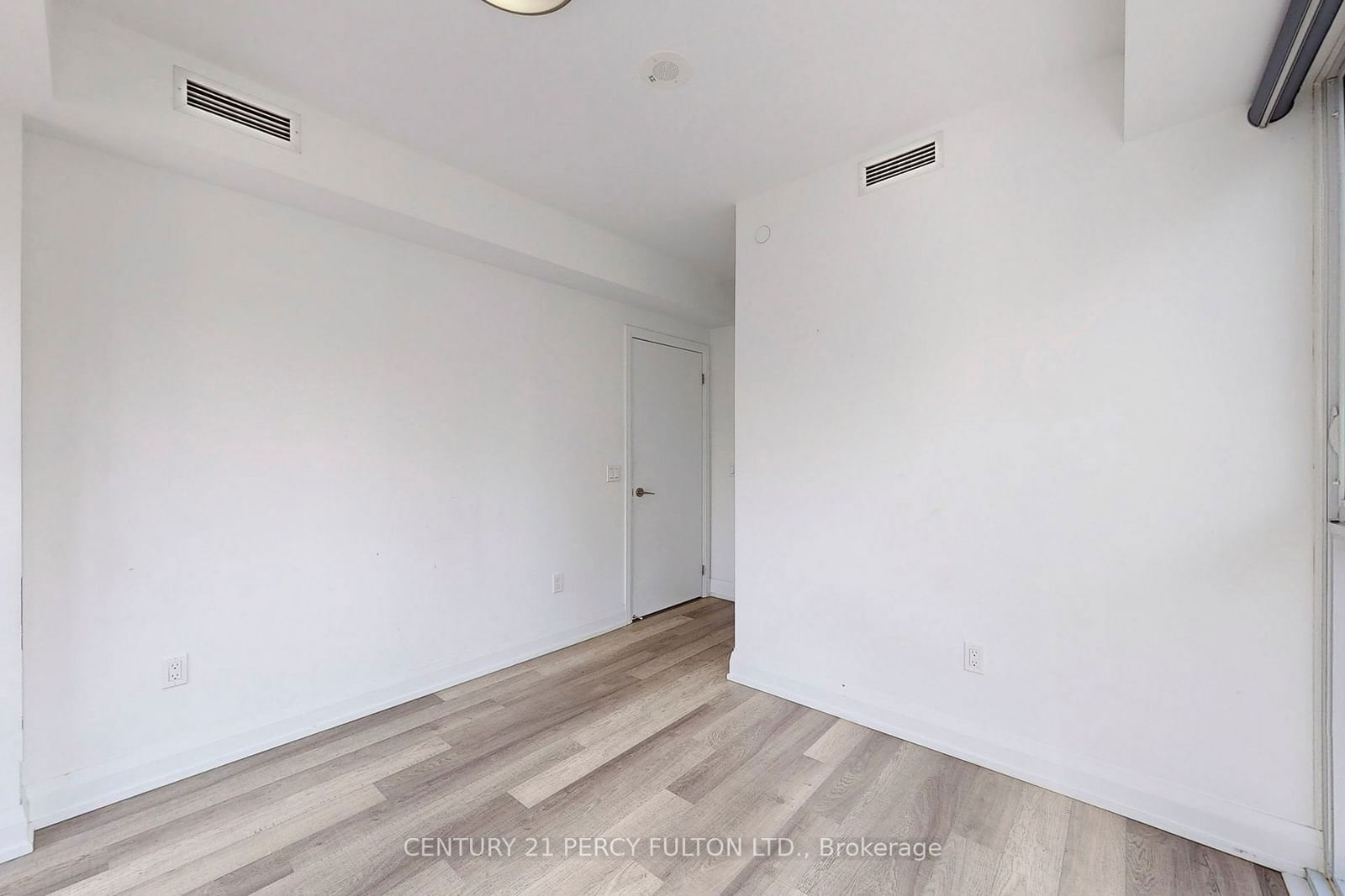 77 Mutual St, unit 708 for rent - image #16