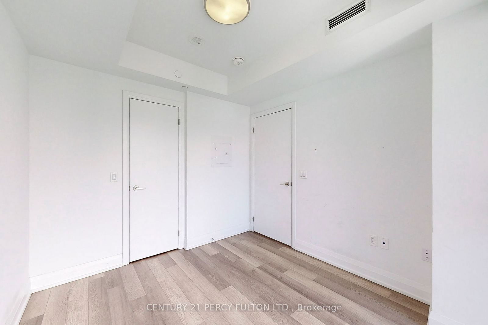 77 Mutual St, unit 708 for rent - image #24