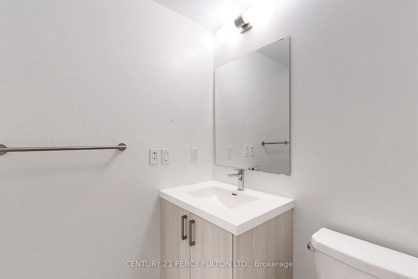 77 Mutual St, unit 708 for rent - image #27