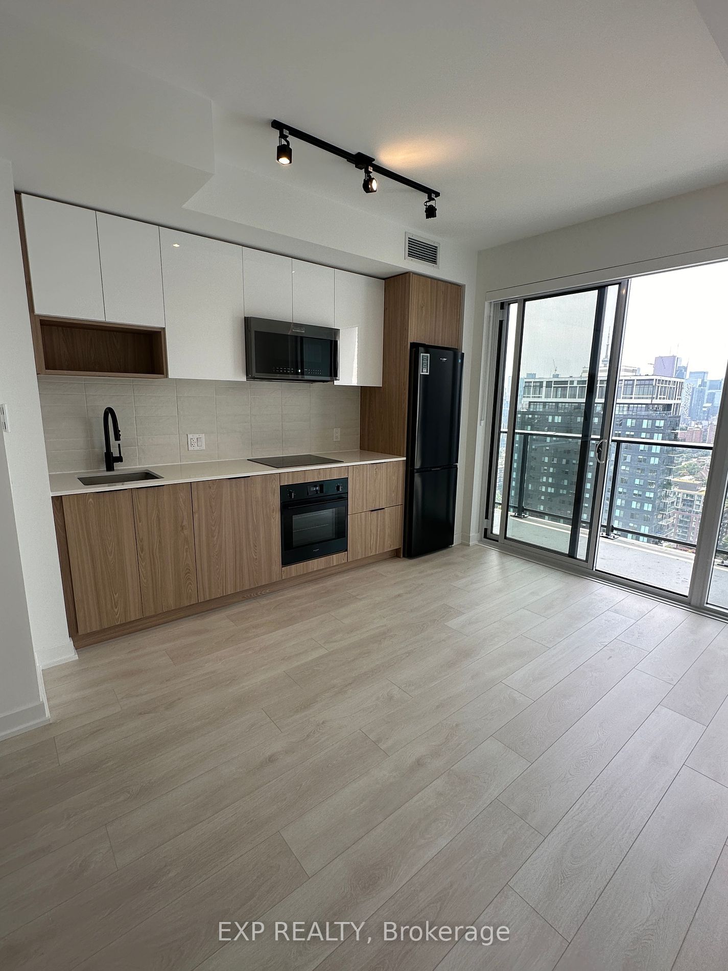 5 Defries St, unit 3007 for rent - image #26