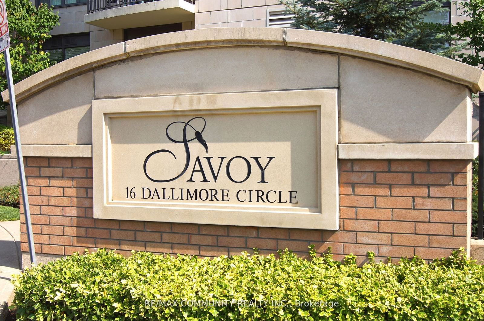 16 Dallimore Circ, unit 718 for sale - image #2