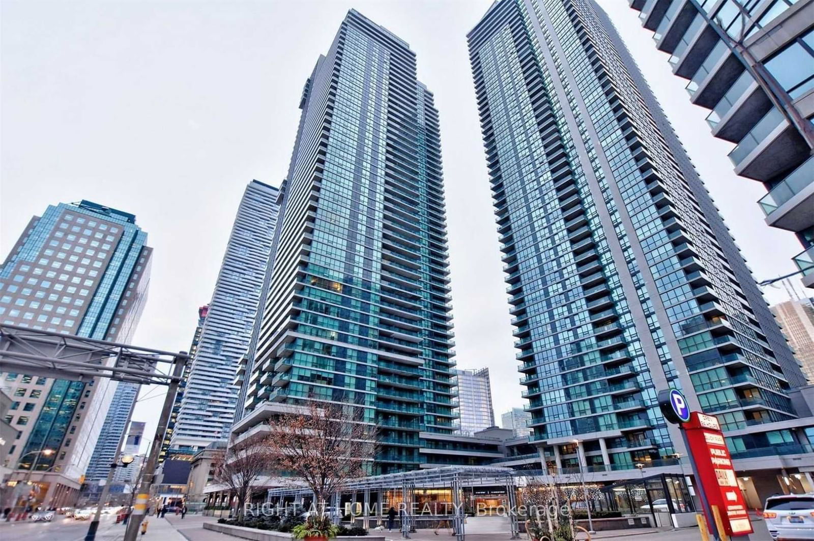 33 Bay St, unit 4505 for rent - image #1