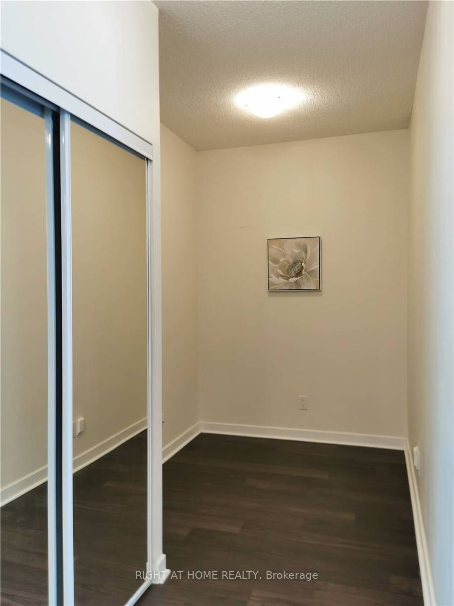 33 Bay St, unit 4505 for rent