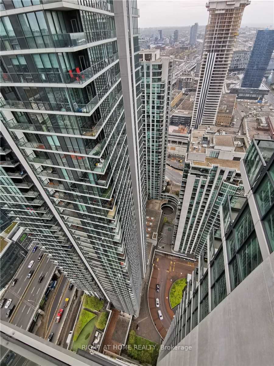 33 Bay St, unit 4505 for rent - image #9