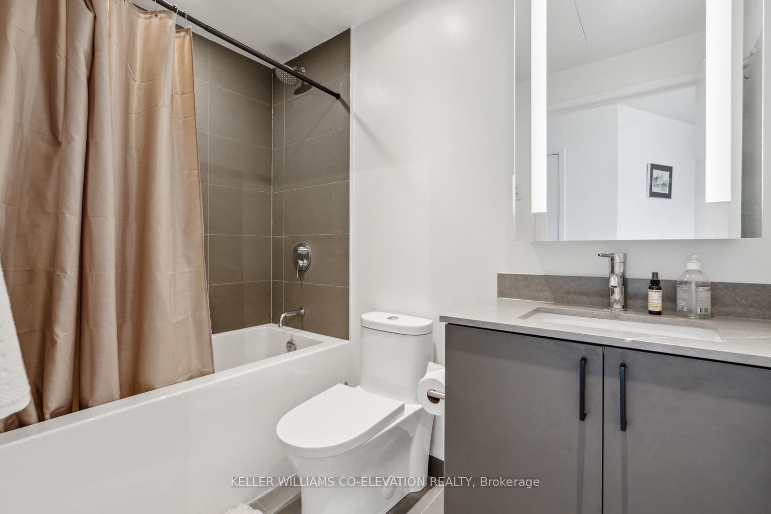 135 East Liberty St, unit 1312 for rent - image #16