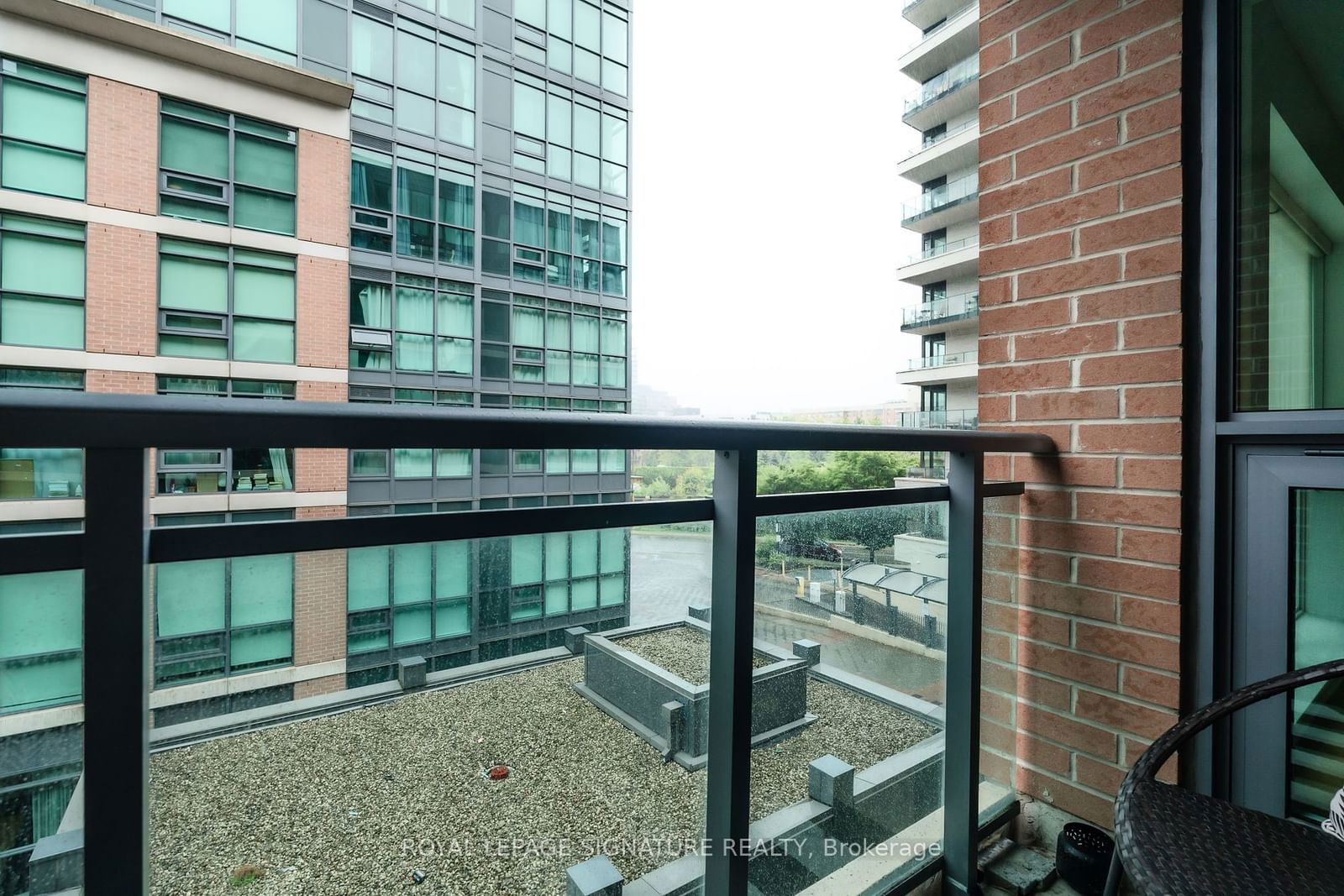 1169 Queen St W, unit 401 for sale