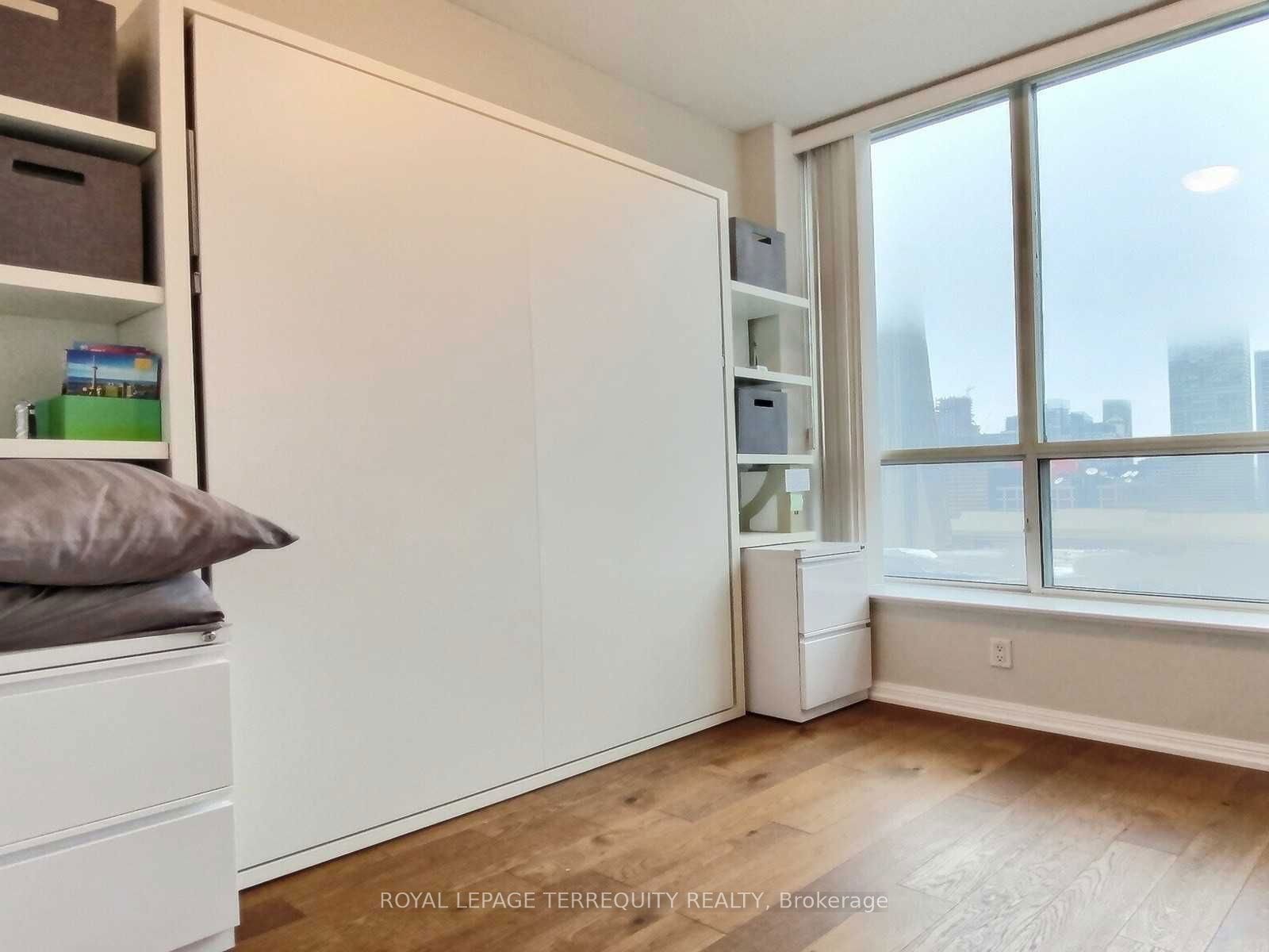 228 Queens Quay W, unit 2302 for rent - image #13