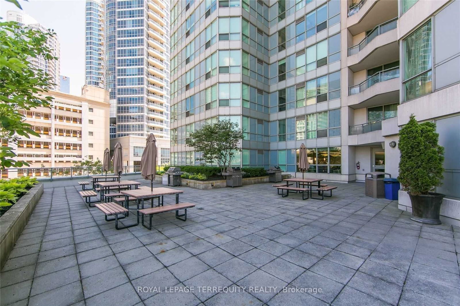 228 Queens Quay W, unit 2302 for rent - image #26